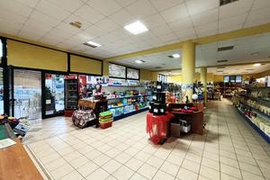 Attività commerciale + locale