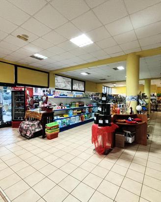 Attività commerciale + locale