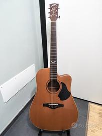 Chitarra acustica elettrificata Eko con accessori 