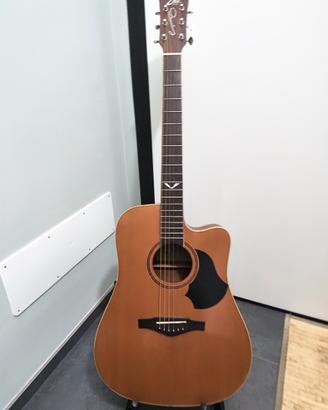 Chitarra acustica elettrificata Eko con accessori 