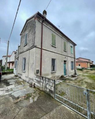 Casa indipendente di 183 m² con 5 locali e box aut