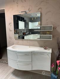 Mobile lavabo da bagno nuovo