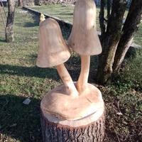 scultura legno funghetti