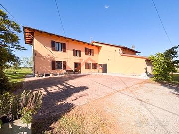 Casa singola con giardino e laboratorio