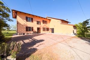Casa singola con giardino e laboratorio