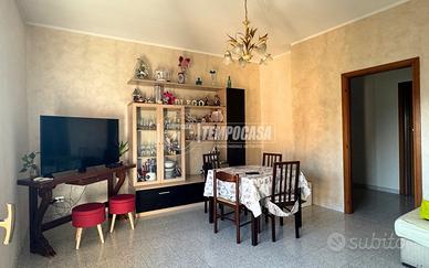 RIF. 568 - AMPIO TRILOCALE CON BOX E CANTINA