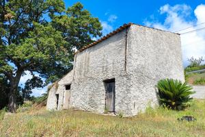Terreno + immobile. Ideale per bonus e incentivi