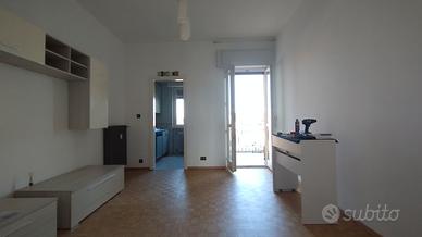 Bilocale arredato in corso Monte Cucco