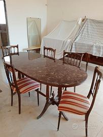 Set di Mobili Antichi