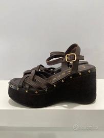 Sandali borchie marrone