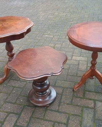 Tavolini classici in legno intarsiato da salotto