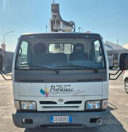 Nissan cestello piattaforma aerea 20mt