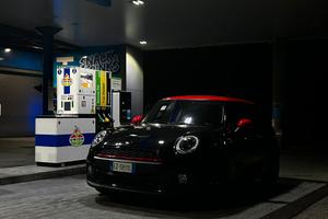 mini one allestimento jcw