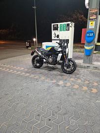 Husqvarna svartpilen 801