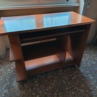 scrivania porta PC 