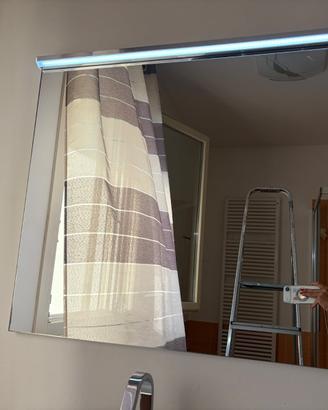 Specchio con luce 75X85