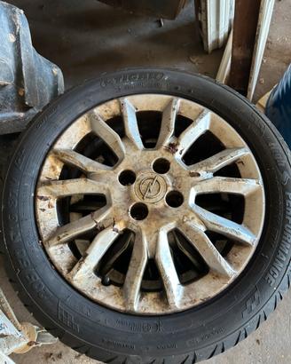 4 gomme seminuove