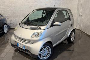 Smart 700 city-coupé pure (45 kW)