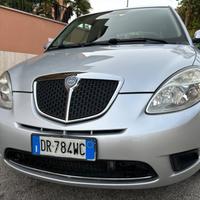Lancia Ypsilon 1.3 MJT 75 CV Platino