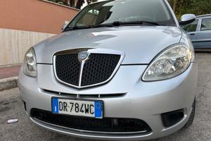 Lancia Ypsilon 1.3 MJT 75 CV Platino