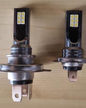 4 lampadine led per auto e moto H7 H4 