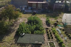 Terreno pianeggiante con deposito attrezzi