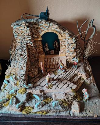 presepe artigianale con illuminazione