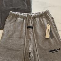 Short Essentials Grigi Fear of God (SS22)