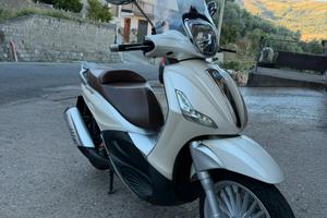 Beverly 300 i.e.