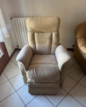 Poltrona reclinabile con telecomando