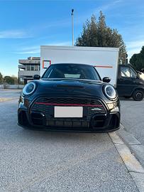 mini cooper S con allestimento jhon cooper works
