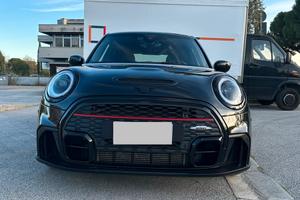 mini cooper S con allestimento jhon cooper works