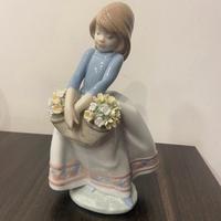 Lladrò Statuetta Bambina con cestino di fiori