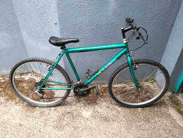 Bici verde raggio 26 mtb