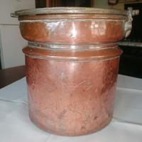 Antica pentola in rame