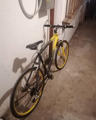 bicicletta con cambio mis. 28