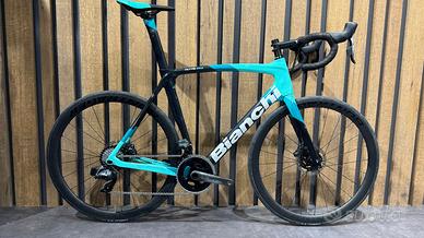 Bianchi Oltre XR3 Sram Force AXS Tg. 59