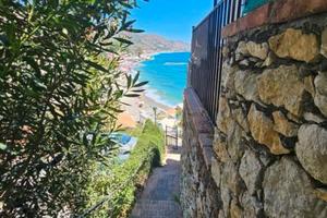 Taormina appartamento fronte mare