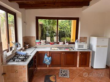 Villino semi indipendente con ambio giardino