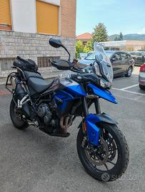Triumph 850 sport.