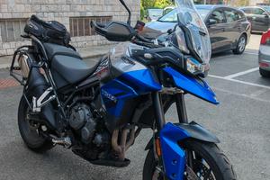 Triumph 850 sport.