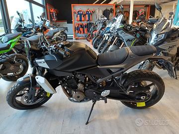 Husqvarna Svartpilen 801