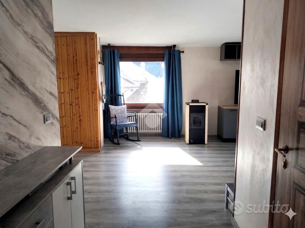 4 LOCALI A PRÉ-SAINT-DIDIER - Vista 3