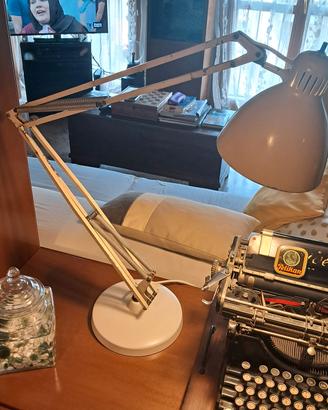 Lampada Luxo L1 con base da tavolo 