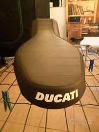 Sella Ducati Scrumbler 400 Sixty Two