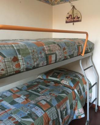 PARTICOLARE LETTO A CASTELLO