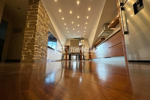 Bilocale finemente ristrutturato con posto auto e