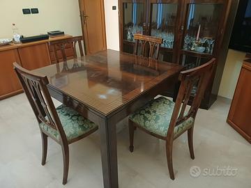 Tavolo e 4 sedie