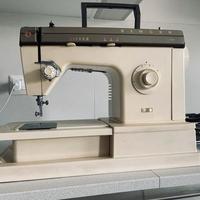 Macchina da cucire Singer 7102