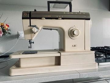 Macchina da cucire Singer 7102